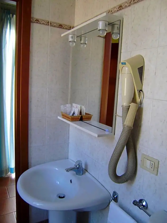 Economy room
