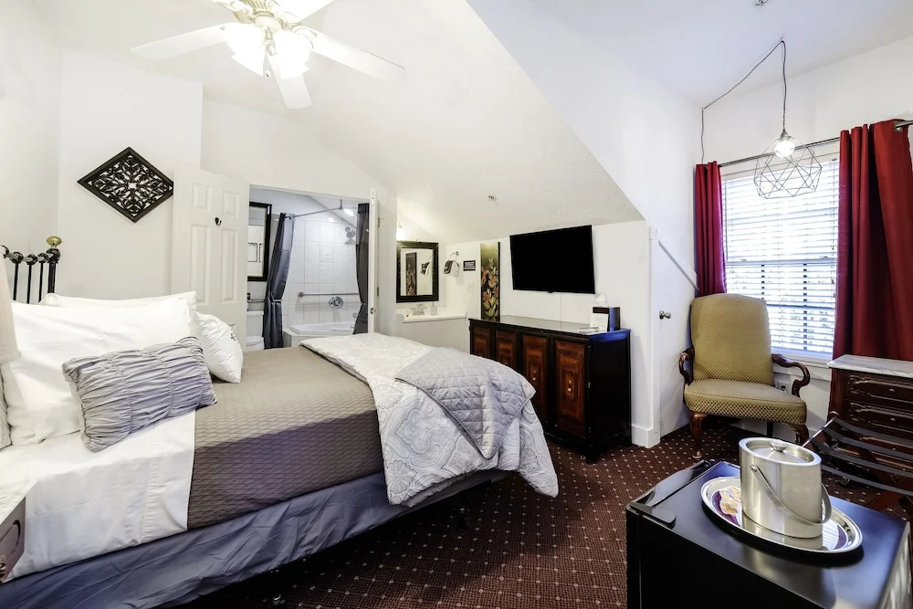 Comfort room