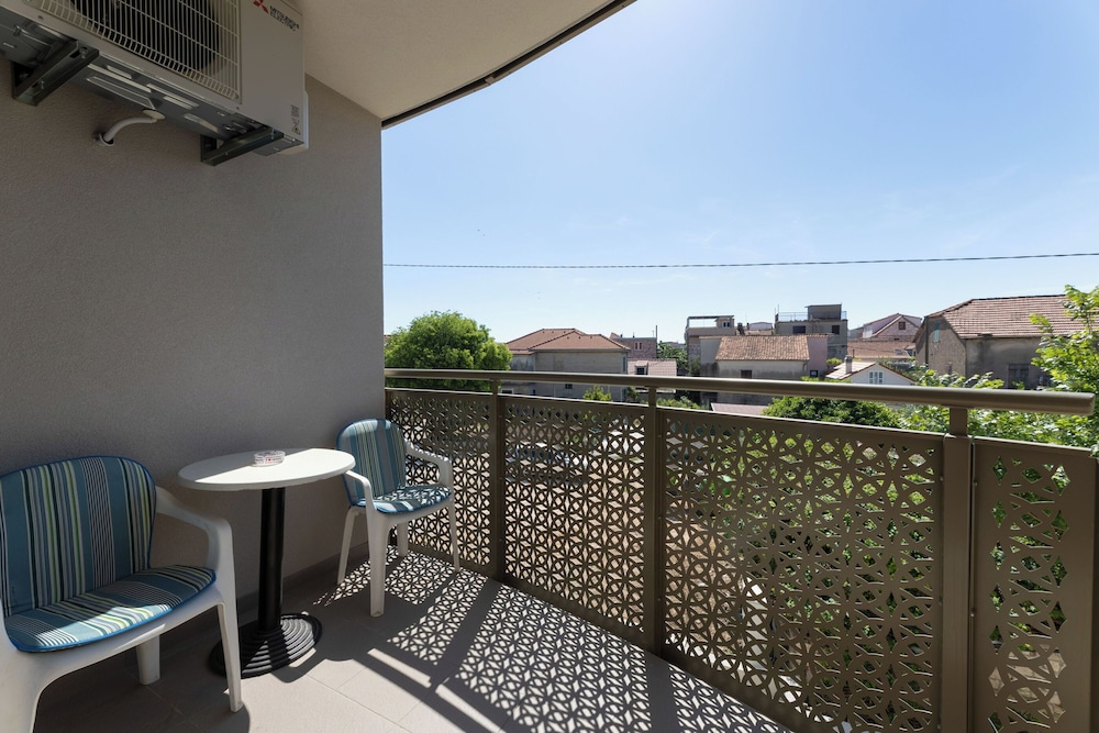 Apartment Sole