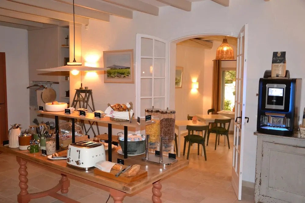 Hotel photo 12