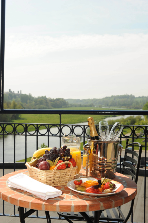 Balcony & Terrace