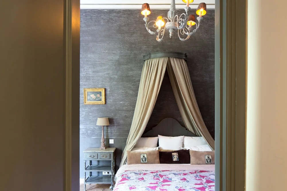 Comfort room