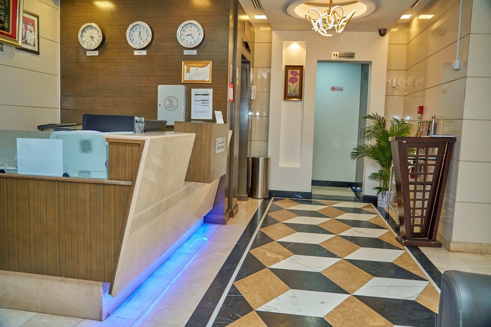 Click Square Hotel — 2