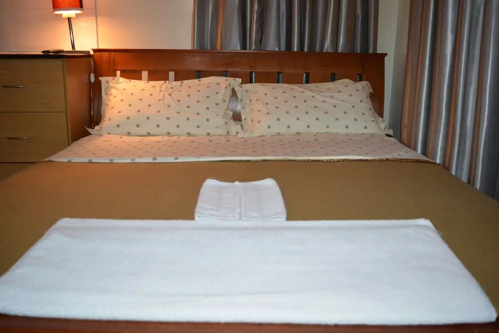 Deluxe Double room (full double bed)