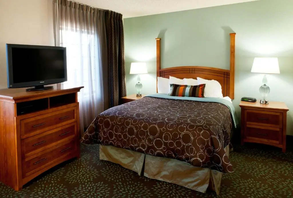 Staybridge Suites MPLS-Maple Grove/Arbor Lakes by IHG - Chambres