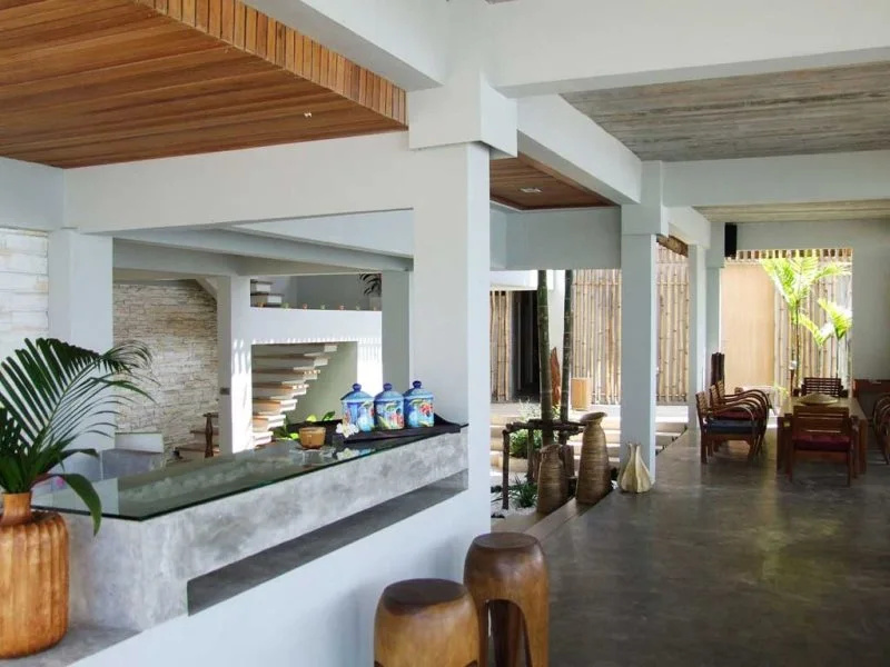 Lobby & Reception
