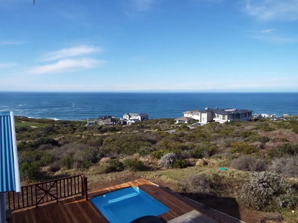 Pinnacle Point Pool Lodge