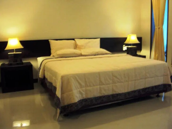 Deluxe Double room (full double bed)
