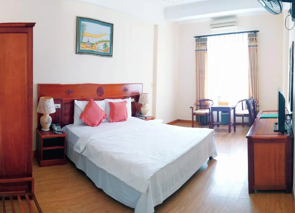 Deluxe Double room (full double bed)