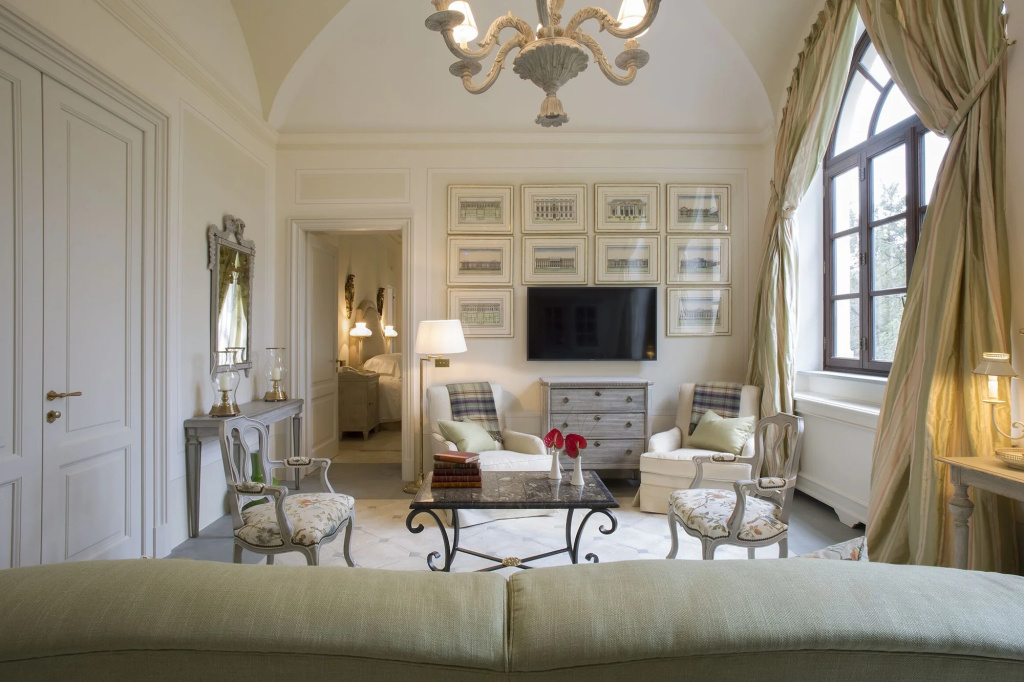 Lobby & Reception