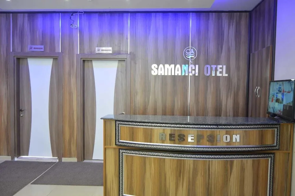 Lobby & Reception