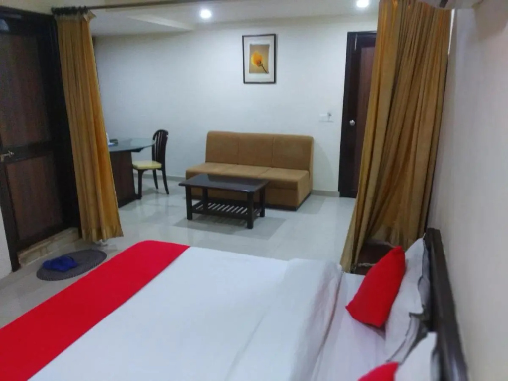 Hotel photo 12
