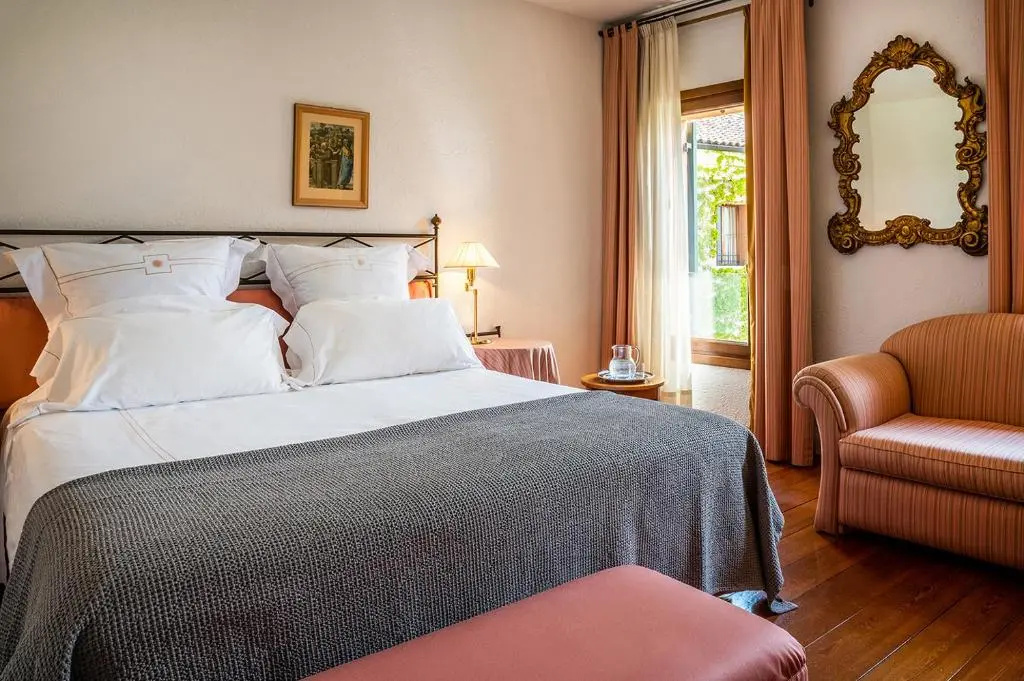 Superior Double room (full double bed)