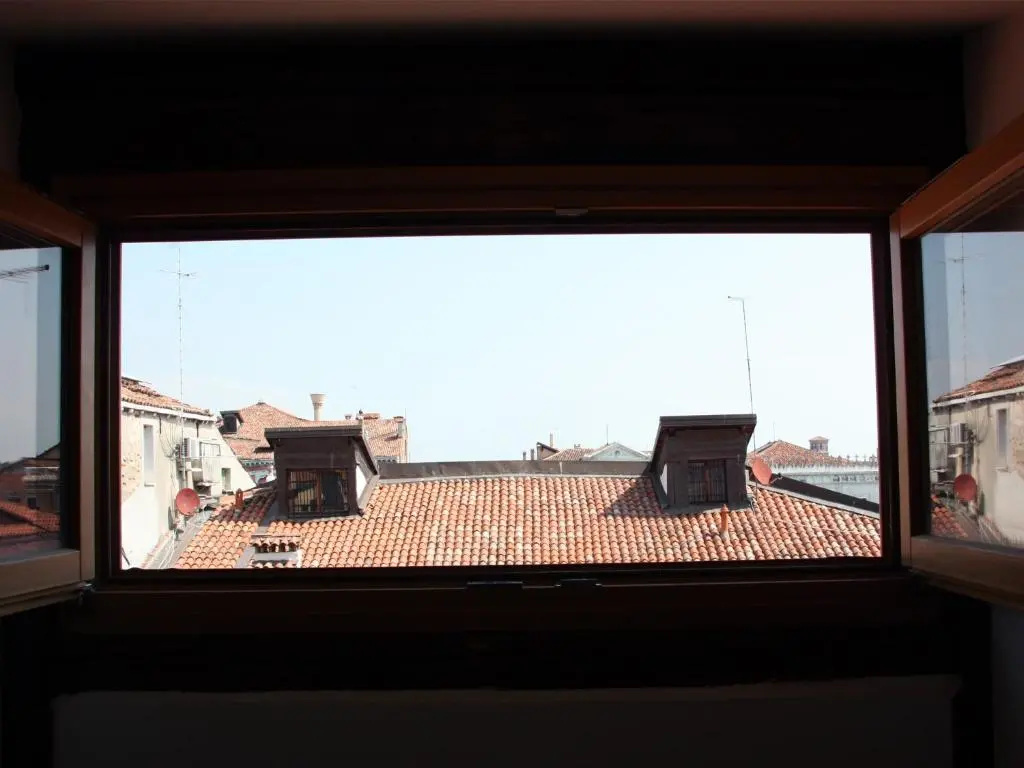 3 Bedrooms Apartment