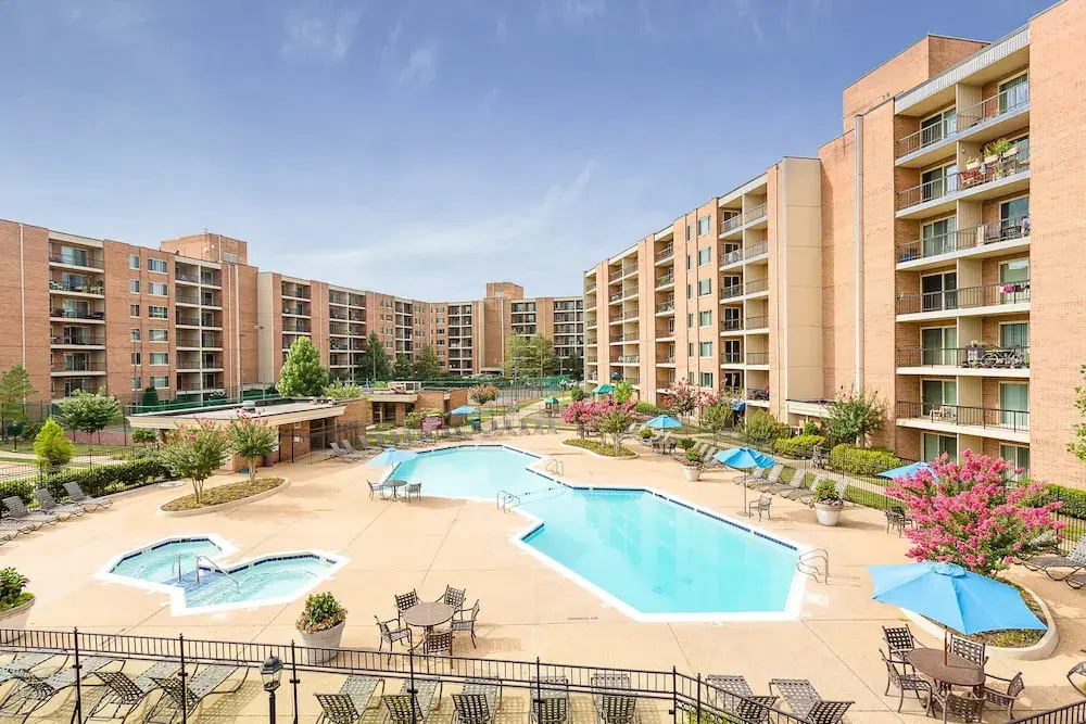 Oakwood Falls Church - Général