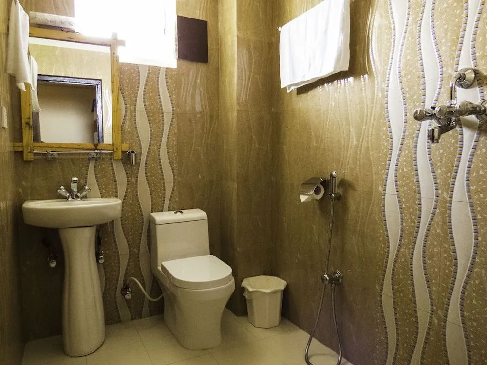 Deluxe Single room with balcony and with partial view