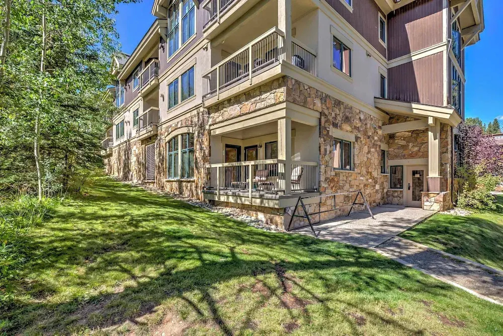 Breckenridge Basecamp: Steps to Snowflake Trail!