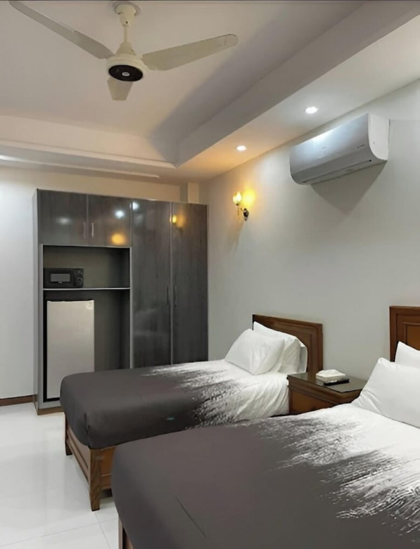 Standard Triple room