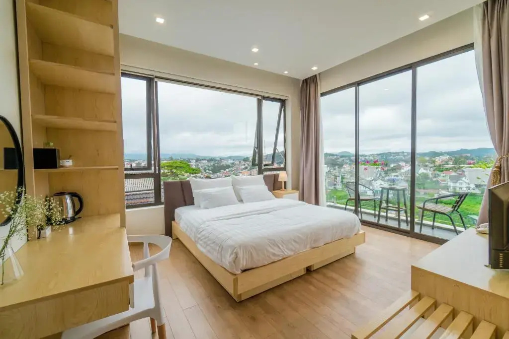 Deluxe Double room (full double bed)