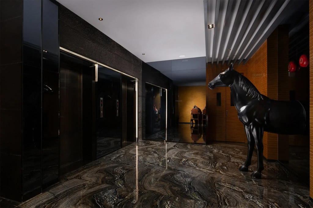Lobby & Reception