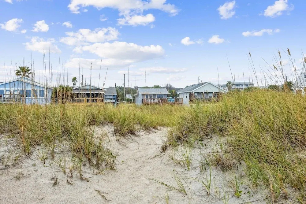 Spacious Beachfront Duplex - Dog Friendly - Downstairs 124 S Fletcher
