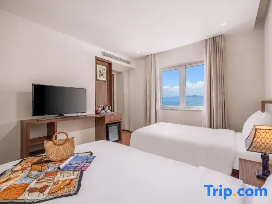 Deluxe Double room with partial sea view (twin beds)