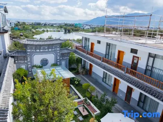 Dali Rural Retreat:A Tranquil Garden Courtyard in Caicun Scenic Area by Erhai Lake