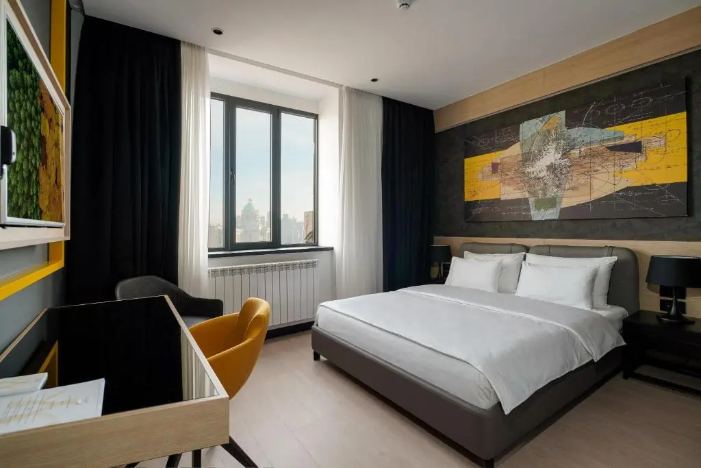 Maccani Black Luxury Suites — фото