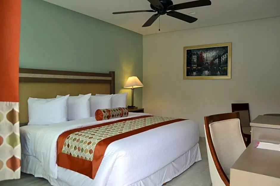Deluxe Double room (full double bed)