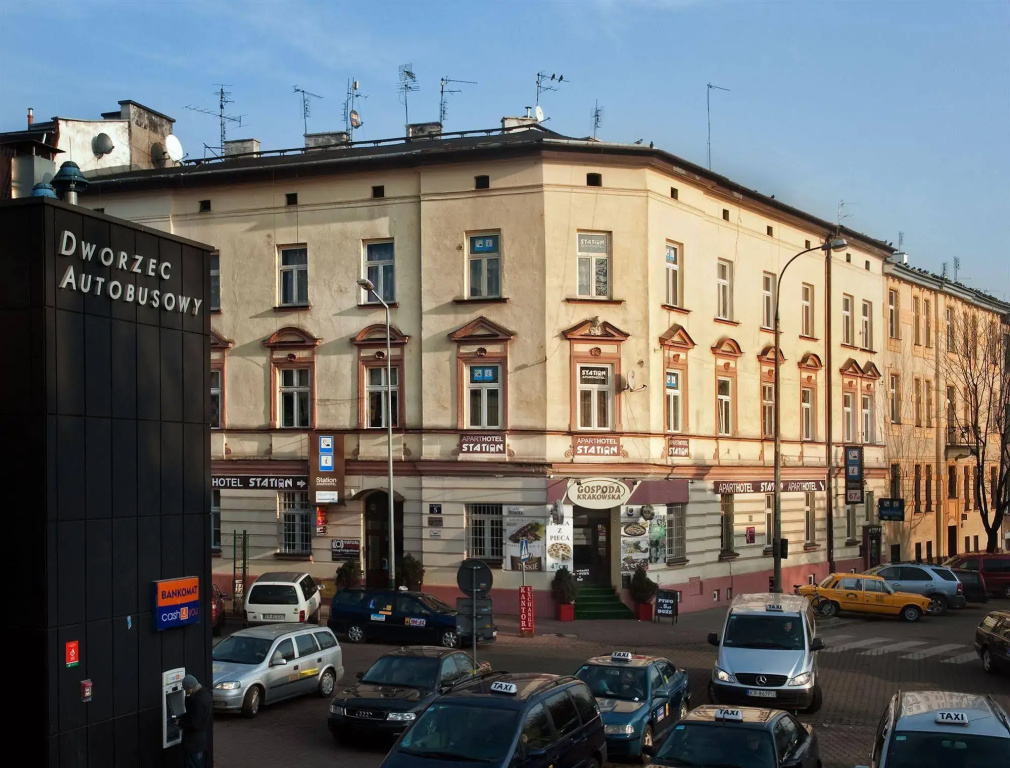 Station Aparthotel