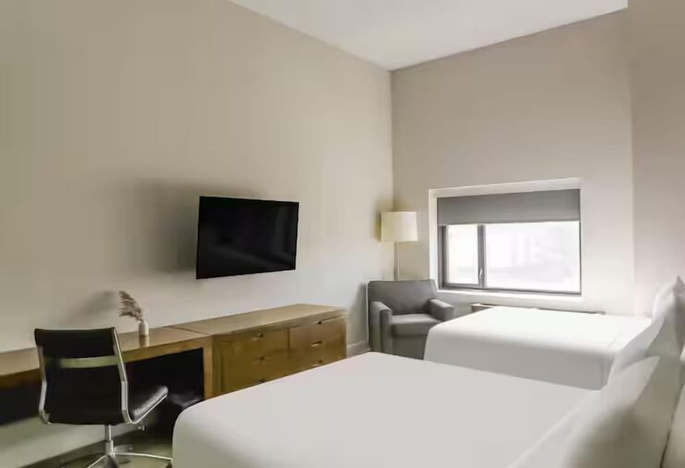 Quadruple Suite