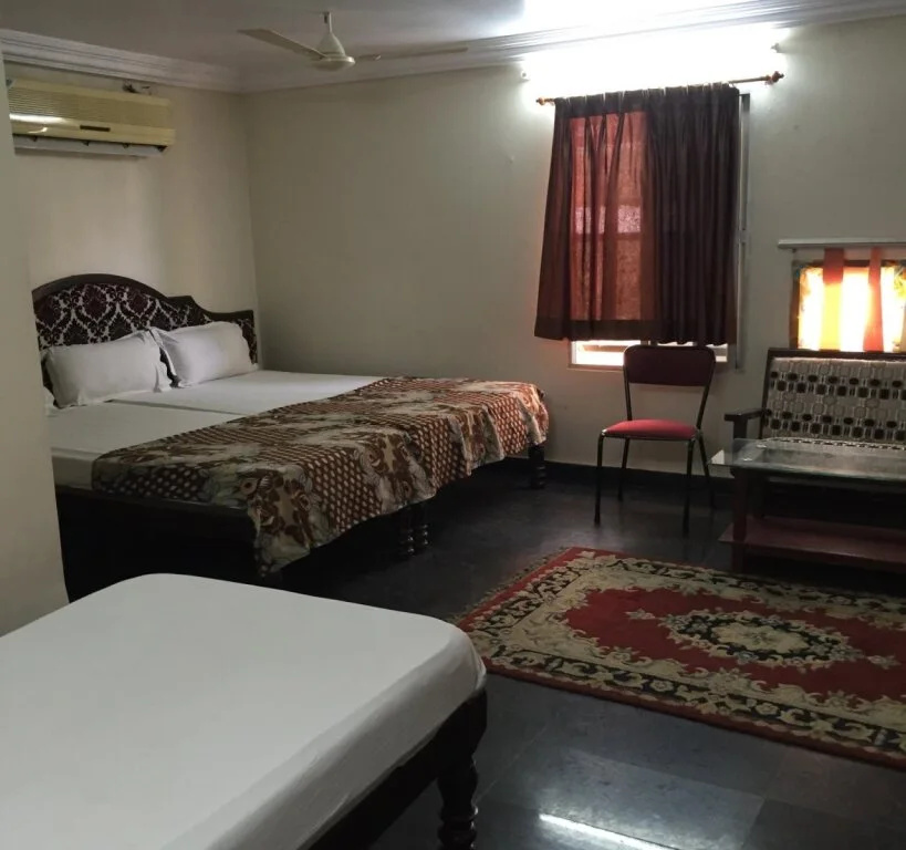 Hotel Abhiram Palace