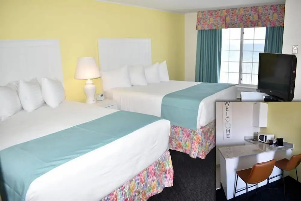 Deluxe Double room with balcony and with lake view (full double bed)