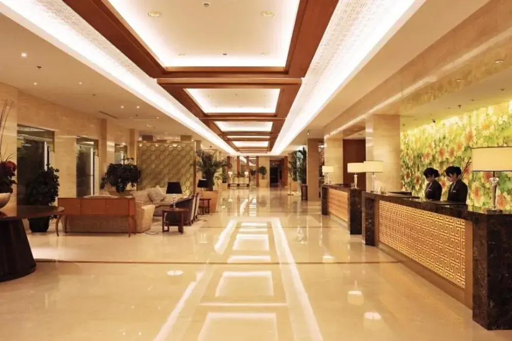 Lobby & Reception