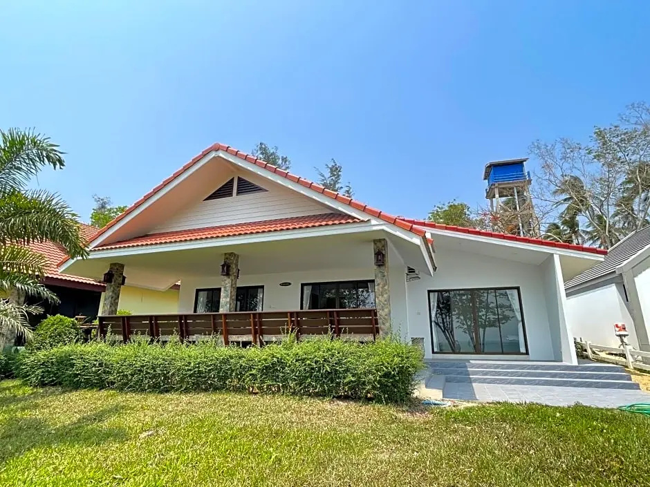 2 Bedrooms Villa