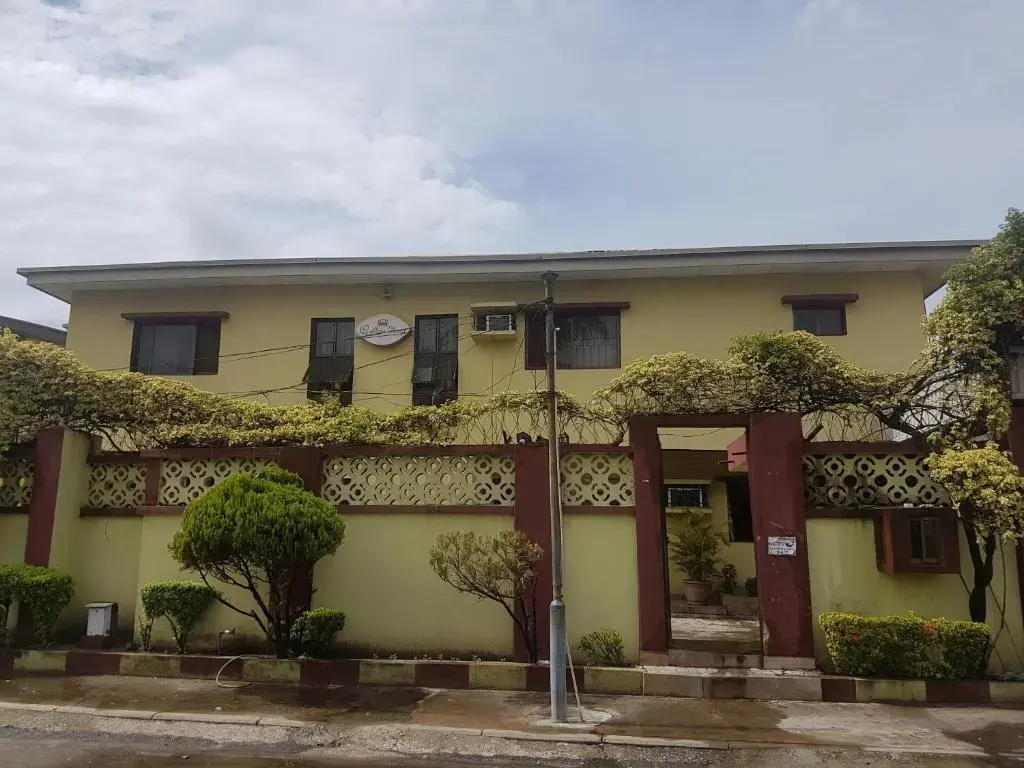 Golden King Apartment Hotel