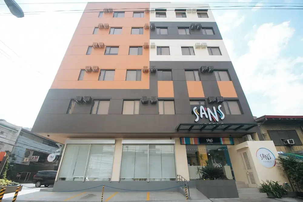 Sans Hotel at One JD Makati by RedDoorz