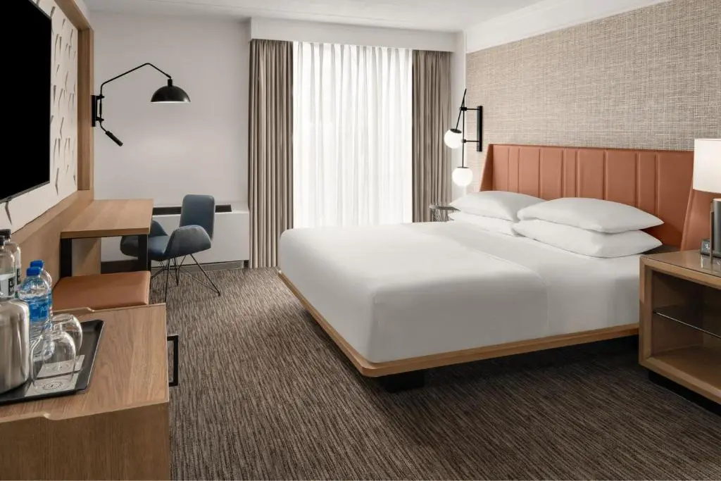 Sheraton Milwaukee Brookfield Hotel - Chambres