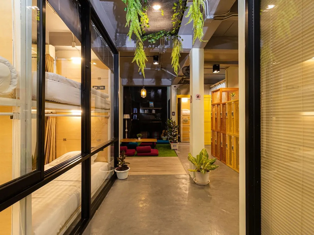 Отель Khaosan Social Capsule Bangkok - Adult Only - Hostel в Бангкоке