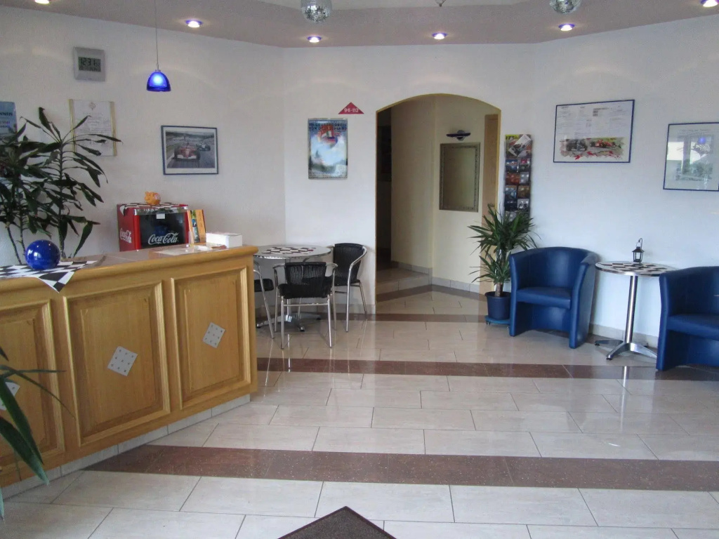 Race-Hotel zur Burg Nürburg - Général