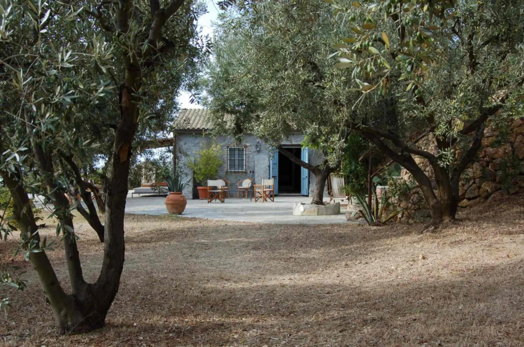 Rustic and bright villa with private pool overlooking the sea.-VillaOlivastri