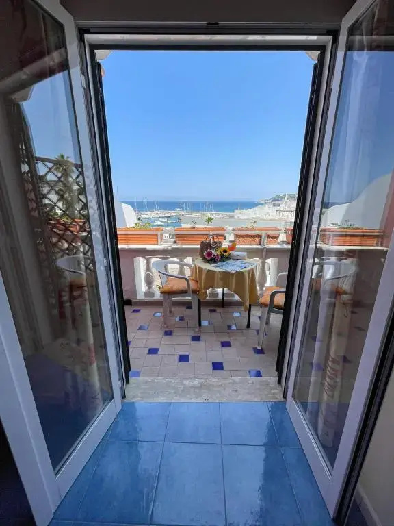 Comfort Double room with sea view (full double bed)