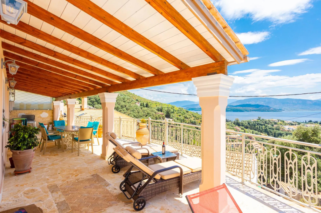 Villa Frosso Large Private Pool Walk to Beach Sea Views A C Wifi Car Not Required - 556