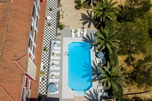 Rose Club Hotel