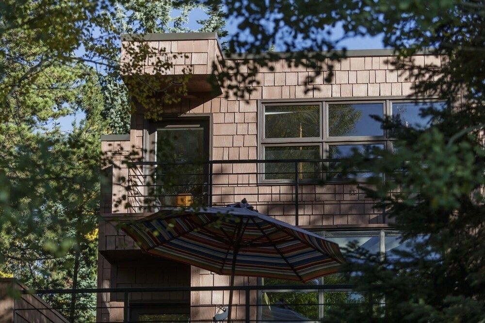 Creek Condos C-1 3 Bedroom Condo by RedAwning