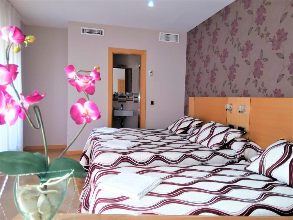 Двухместный номер Standard двуспальная кровать в Hostal Jemasaca - Palma61