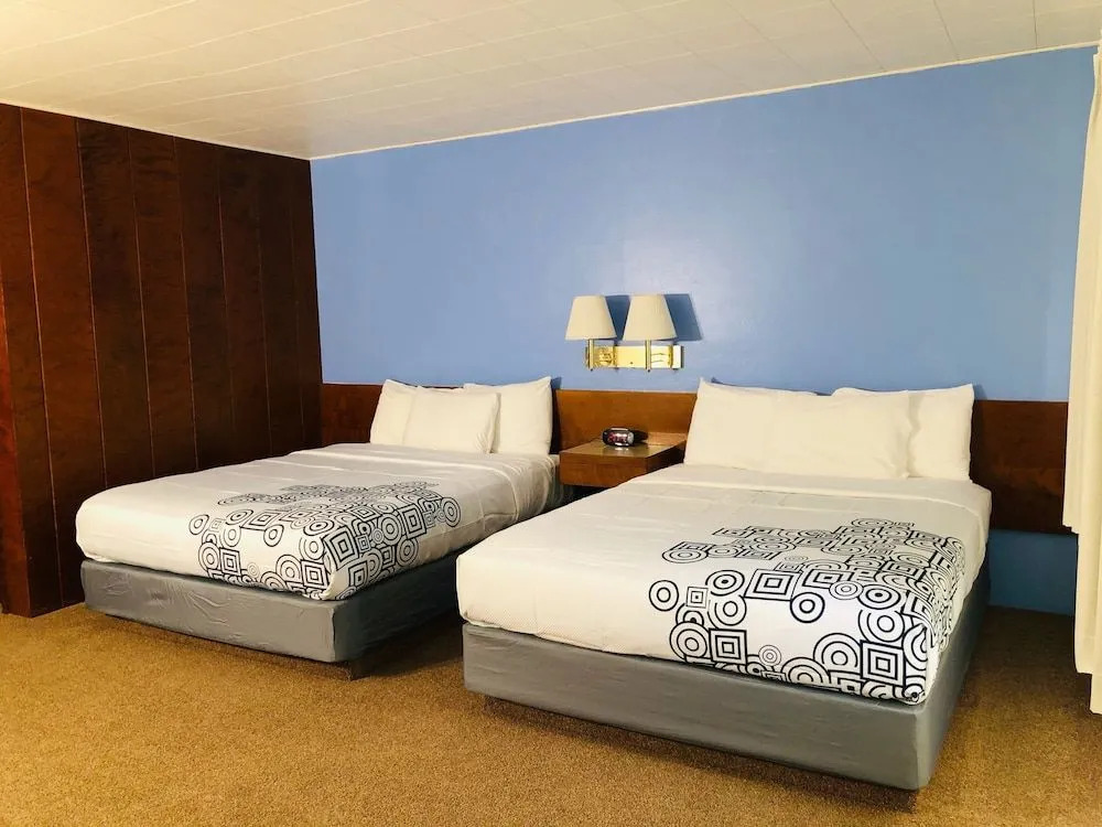 Curly Redwood Lodge — фото 6