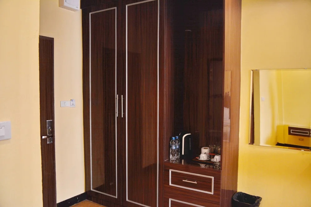 Двухместный номер Deluxe двуспальная кровать в Taj Place Residency