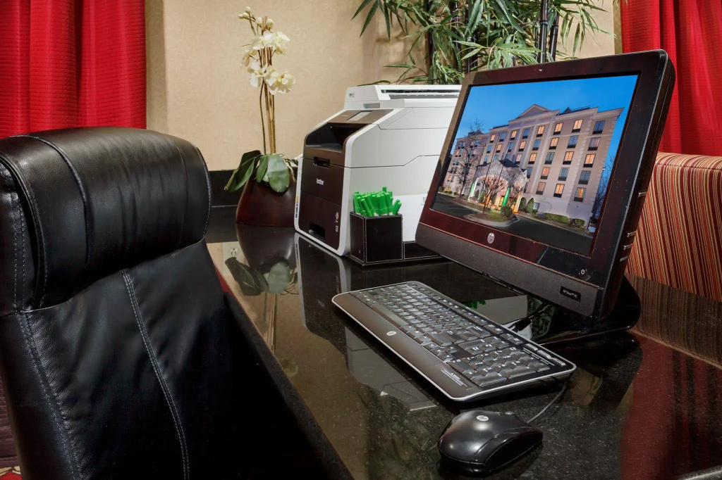 Holiday Inn Hotel & Suites Raleigh / Cary by IHG - Général