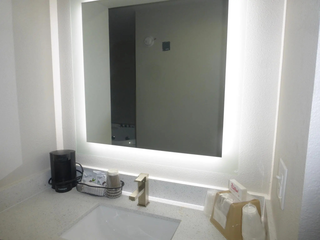 Double Suite (full double bed)
